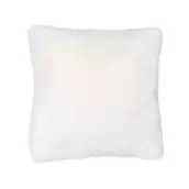 Coussin imitation peau lapin 40x40cm blanc offre à 9,99€ sur Maxi Bazar