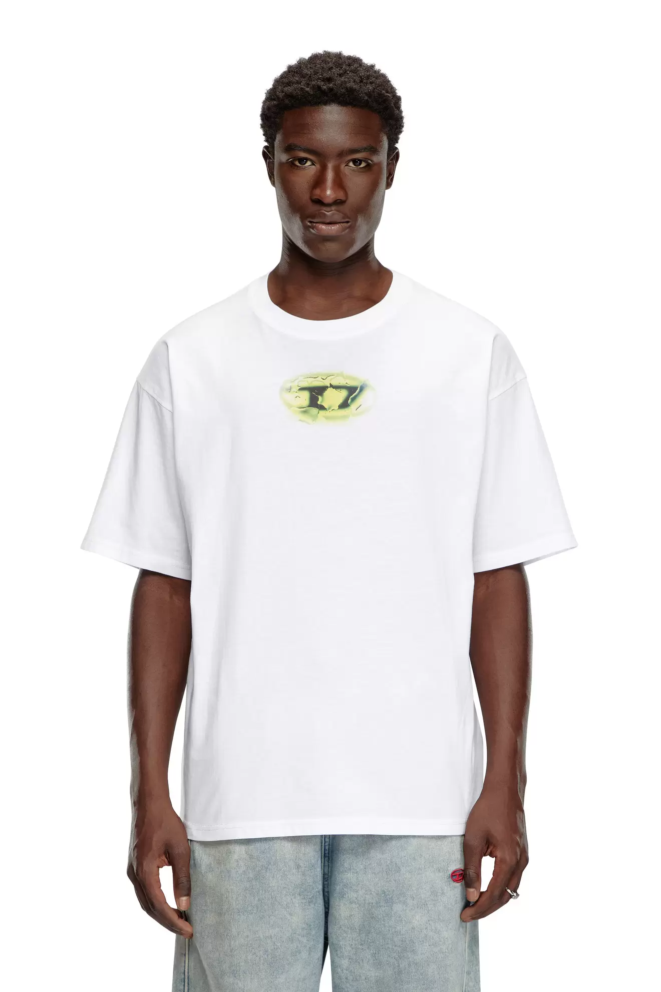 T-shirt avec logo effet lumineux offre à 85€ sur Diesel