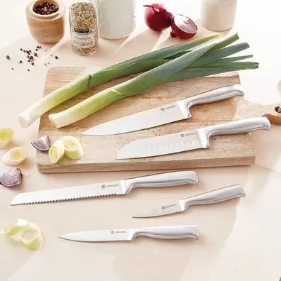 Set de 5 couteaux de cuisine en inox offre à 29,39€ sur Mathon