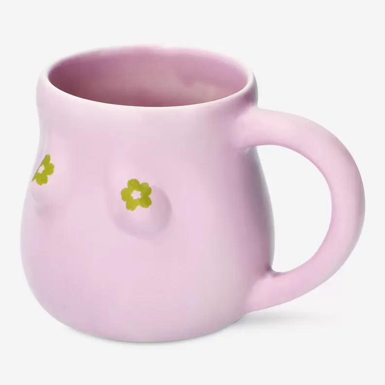 Rose tasse avec seins - 360 ml offre à 5€ sur Flying Tiger