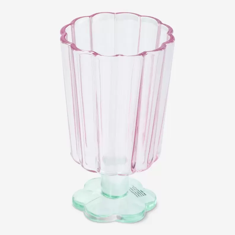 Verre à vin en forme de fleur offre à 5€ sur Flying Tiger
