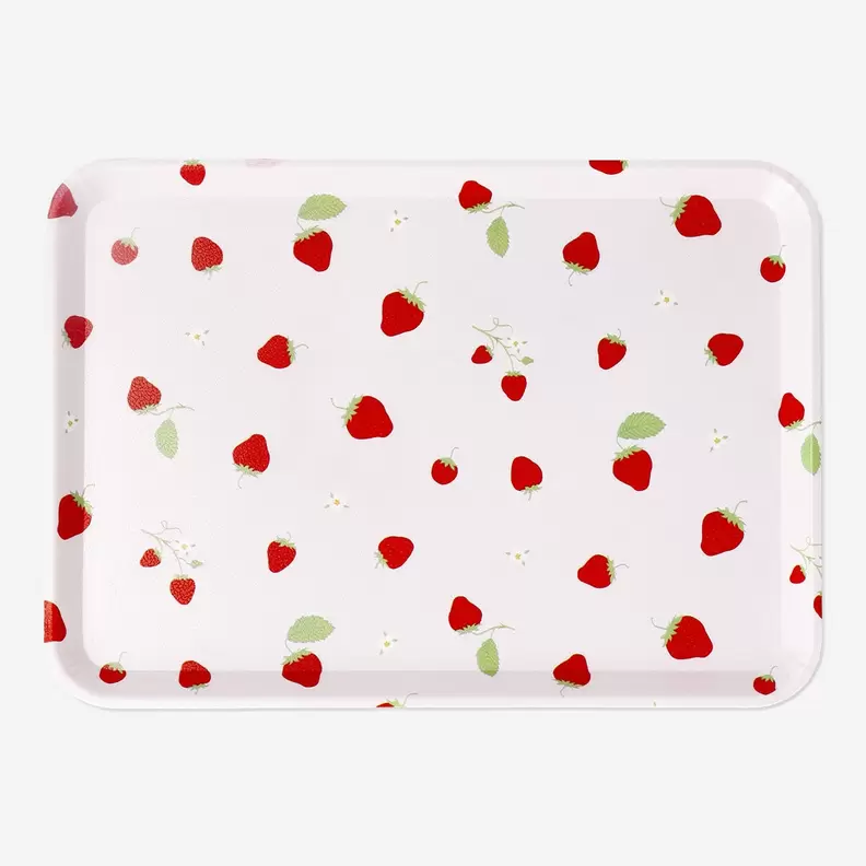 Plateau avec impression de petites fraises offre à 3€ sur Flying Tiger