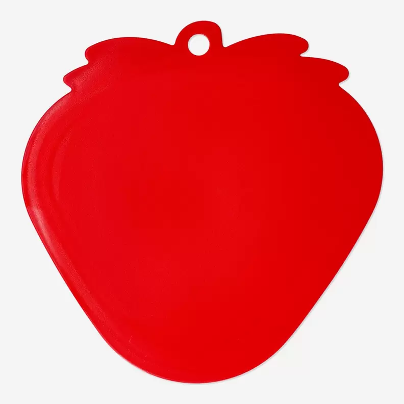 Planche à découper en forme de fraise offre à 4,5€ sur Flying Tiger