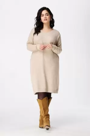 Robe douce avec col en V offre à 22,5€ sur MS Mode