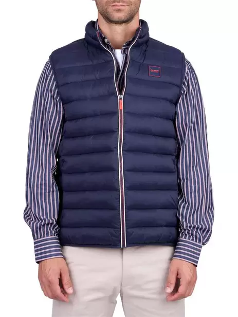 Doudoune marine unie avec une coupe droite... offre à 99,9€ sur CCV