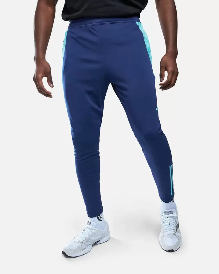 Pantalon d'entrainement Arsenal 2024/2025 - Bleu   2 couleurs offre à 45,43€ sur Footkorner