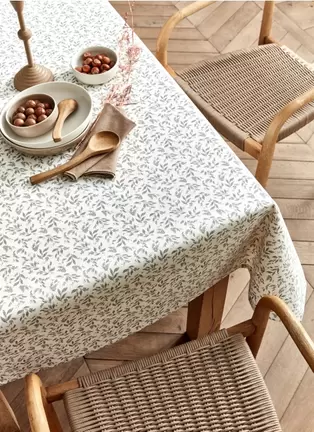 NAPPE ENDUITE À MOTIF VÉGÉTAL offre à 27,99€ sur Bouchara