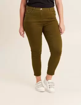 Pantalon léger taille standard 7/8ème vert kaki femme offre à 62,99€ sur Bréal