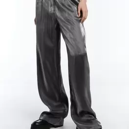 Pants with wide leg offre à 9,99€ sur New Yorker