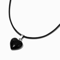 Collier à pendentif cordon cœur bouffant noir offre à 5€ sur Claire's