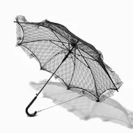 Parapluie toile d'araignée dentelle noir offre à 7€ sur Claire's