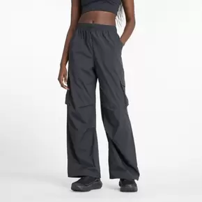 Nylon Cargo Pant Femme Pantalons offre à 80€ sur New Balance