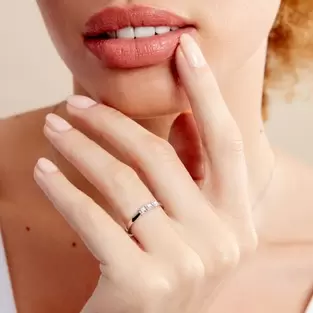 Bague Diamotion Or Blanc Diamant offre à 350€ sur Histoire d'Or