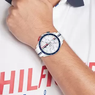 Montre Tommy Hilfiger Bank Blanc offre à 179€ sur Histoire d'Or