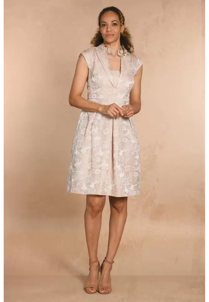 ROBE - LOTUS - GRETEL offre à 199€ sur Un Jour Ailleurs