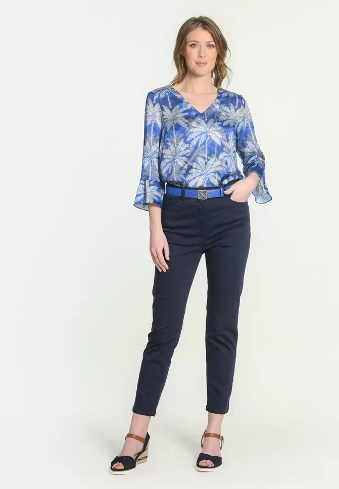 DAKAY - PANTALON 7/8 SLIM - MARINE offre à 129€ sur Un Jour Ailleurs