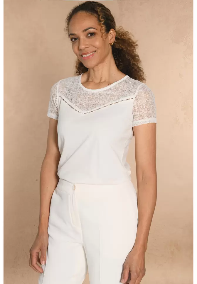 T-SHIRT - OFF WHITE - GISELDA offre à 69€ sur Un Jour Ailleurs