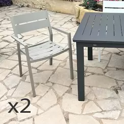 Chaise de jardin avec accoudoirs en aluminium gris sable (lot de 2) STOCKHOLM offre à 179,4€ sur Pier Import