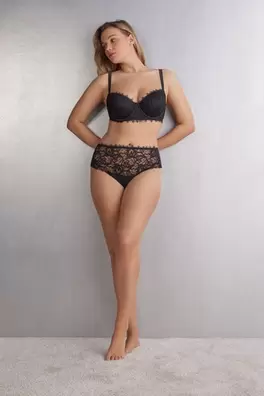 Soutien-gorge balconnet Sofia en dentelle HER BEAU... offre à 21,45€ sur Intimissimi