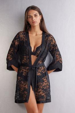 Kimono en dentelle et satin THE ART OF ROMANCE offre à 69,9€ sur Intimissimi