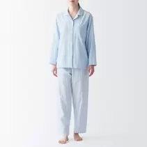 Pyjama double gaze sans coutures latérales femme offre à 40€ sur Muji