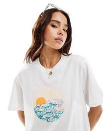 Pieces - T-shirt avec imprimé « Miami Beach Surf Club » - Blanc offre à 18,99€ sur 