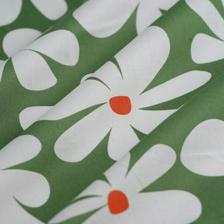 Tissu popeline coton grande fleur blanc vert offre à 12,99€ sur Mondial Tissus
