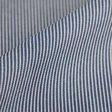 Tissu jeans fine rayure blanc bleu offre à 14,99€ sur Mondial Tissus