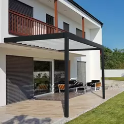 DESTOCKAGE - Pergola bioclimatique motoriséee Adossée - HAWAI - Lames perpendiculaires à la façade - L.3876 mm x A.3600 mm - Gris offre à 7568,27€ sur Mister Menuiserie