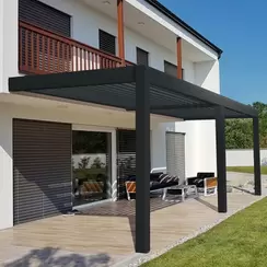 DESTOCKAGE - Pergola bioclimatique motoriséee Adossée - MOOREA - L. 6000 X A. 3062 Gris offre à 13744,67€ sur Mister Menuiserie