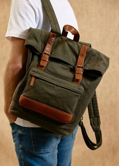 SAC A DOS CANVAS THIMOTEE KAKI offre à 95€ sur Manfield