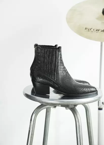 BOOTS ESRA CUIR IMPRIME PYTHON NOIR offre à 295€ sur Manfield