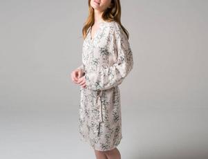 Kimono imprimé effet satin Précieuse offre à 69€ sur Linvosges