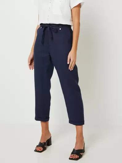 Pantacourt Uni En Lin Avec Ceinture À Nouer - Bleu marine offre à 34,97€ sur Julie Guerlande