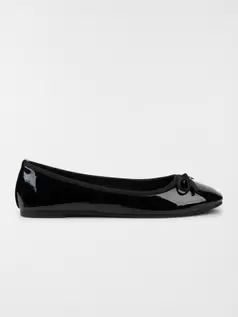 Ballerines femme vernies (37-42) offre à 9,99€ sur DistriCenter