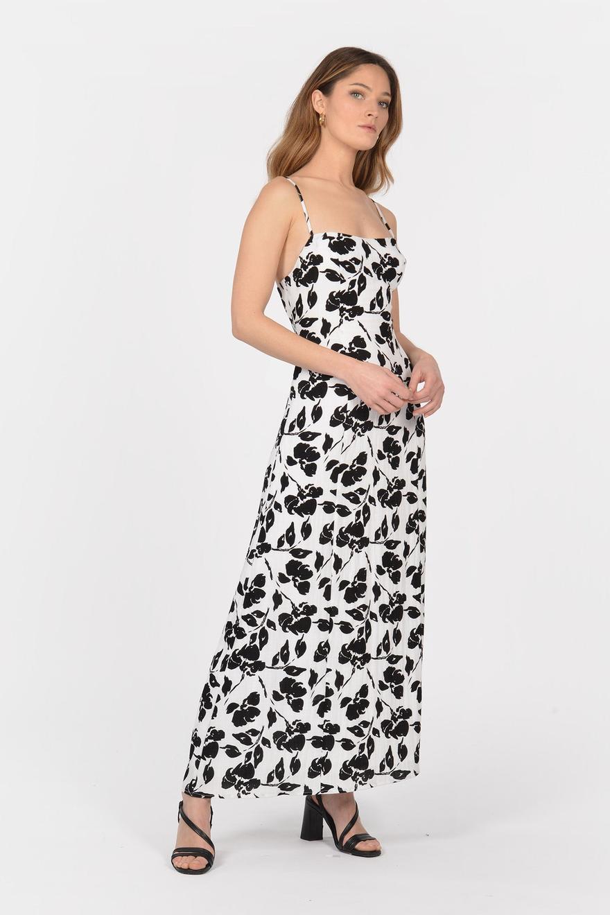 Robe LINA White black offre à 139€ sur Kookai