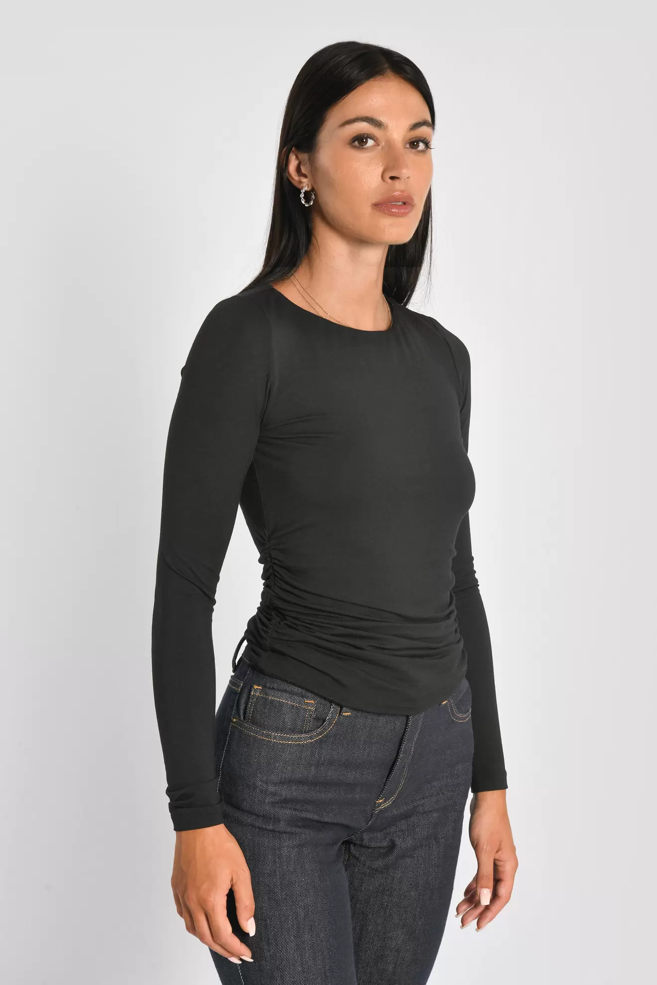 T-SHIRT DRAPÉ COTES SIA NOIR offre à 49€ sur Kookai