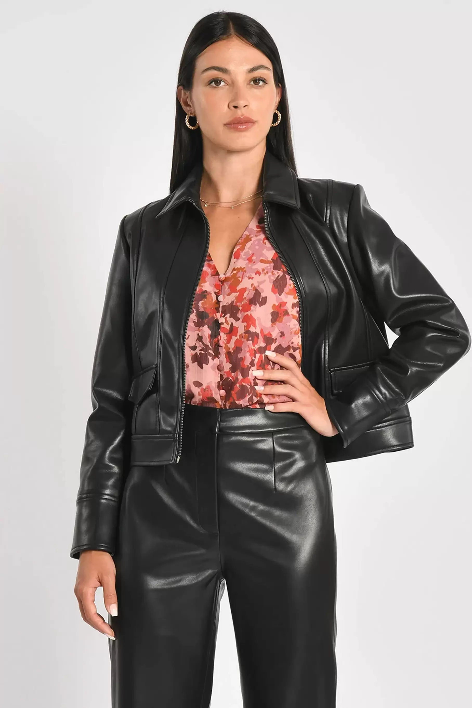 VESTE SIMILI CUIR KENDALL NOIR offre à 111,3€ sur Kookai