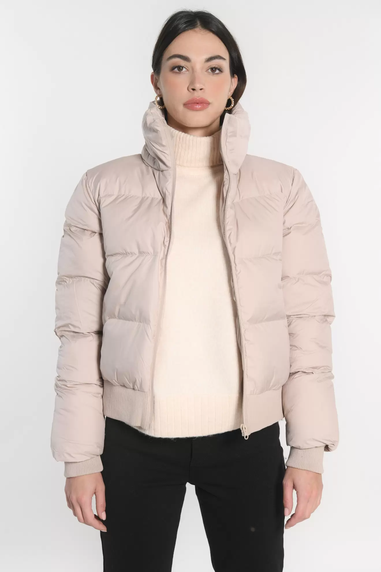 DOUDOUNE COURTE KAREN BEIGE offre à 104,3€ sur Kookai