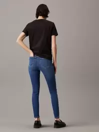 Jean Super Skinny High Rise Longueur Cheville offre à 79€ sur Calvin Klein