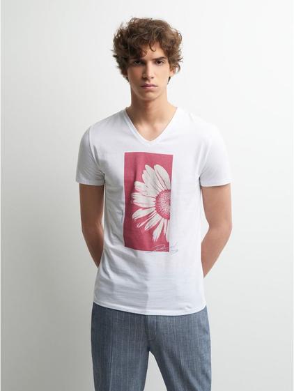 Tee-shirt en coton à motif placé devant offre à 10€ sur Devred