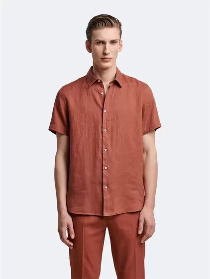 Chemise à manches courtes slim en lin offre à 25€ sur Devred