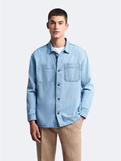 Chemise regular en denim unie offre à 40€ sur Devred