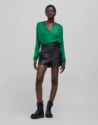 Blouse verte recyclé froissée œillets et clous offre à 125€ sur IKKS