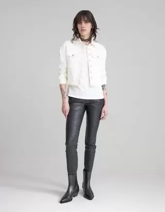 Veste en jean blanc cassé décor tresse offre à 62€ sur IKKS