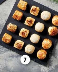 16 Petits Fours Traiteurs  offre sur Intermarché Hyper