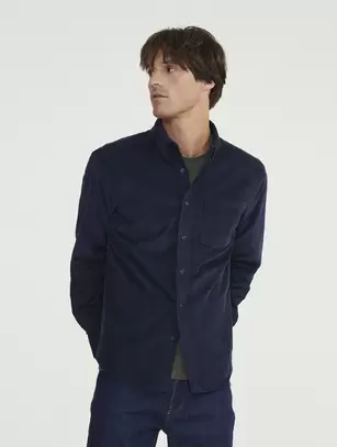 Chemise velours à poches et à manches longues offre à 130€ sur Aigle