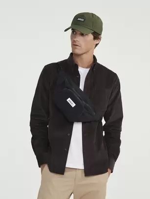 Chemise velours à poches et à manches longues offre à 135€ sur Aigle