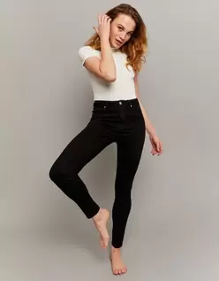 Pantalon Skinny Taille Haute offre à 29,99€ sur Tally Weijl