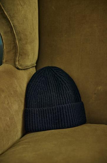 wecare : ce bonnet est confectionné à partir de laine responsable respectant la norme rws. la norme              ...                             voir plus